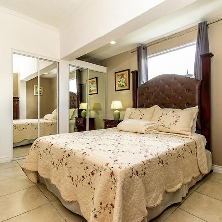The Millennial Place Kingston Bagian luar foto