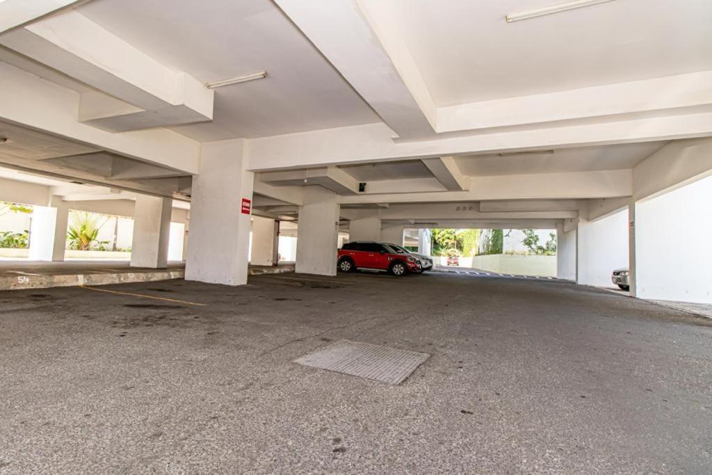 The Millennial Place Kingston Bagian luar foto
